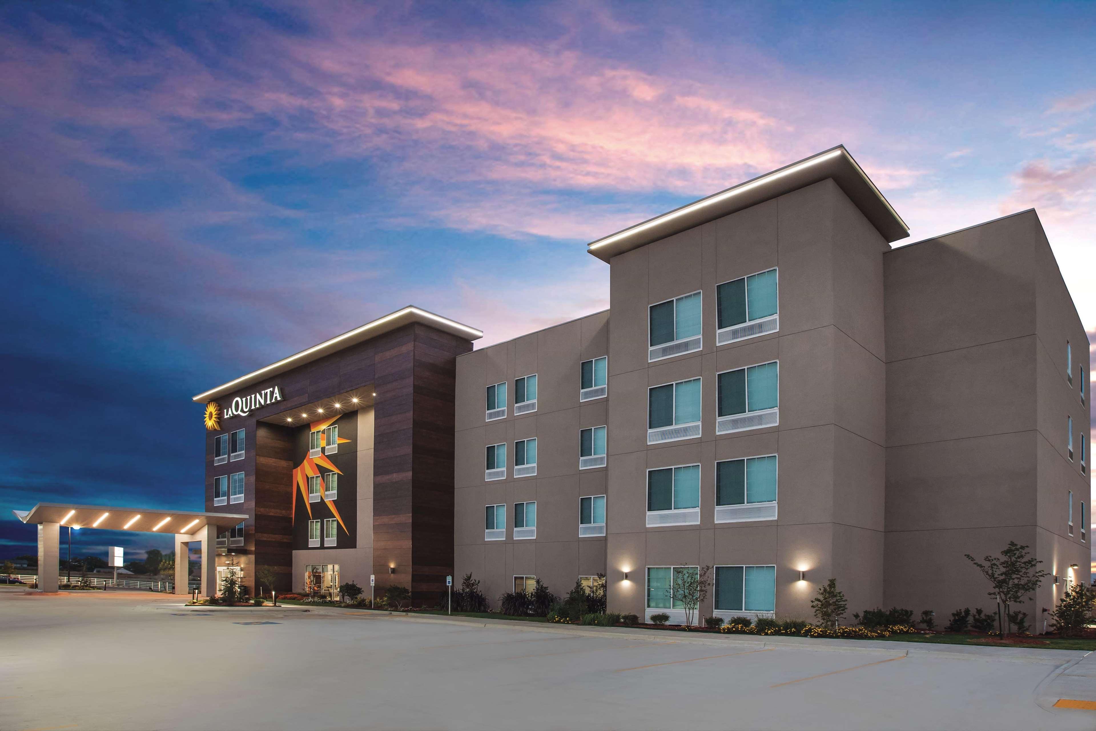 Готель La Quinta By Wyndham Raleigh Downtown North Екстер'єр фото